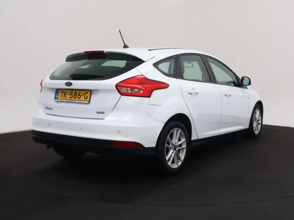 Photo 2 of 25 of WF05XXGCC5JT14065 Ford Focus 1.0 Lease Edition Navi