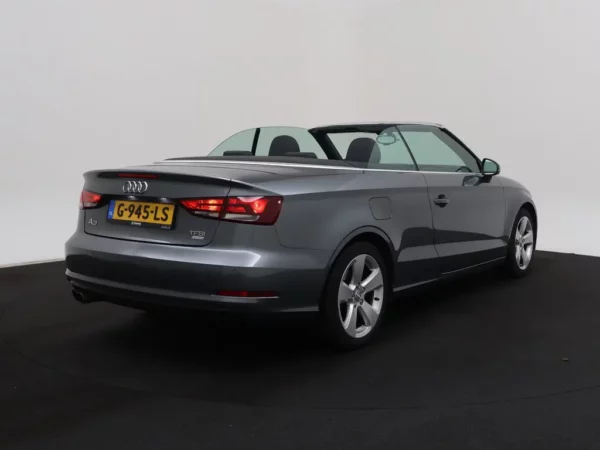 Photo 2 of 26 of WAUZZZ8V5F1133404 Audi A3 Cabriolet 1.4 TFSI CoD Ambition Pro Line Plus Softtop Stoelverw.