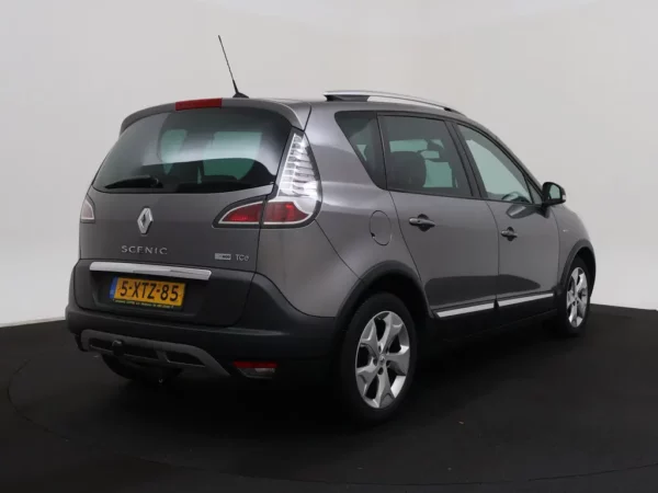 Photo 2 of 28 of VF1JZD6J651900354 Renault Scénic Xmod 1.2 TCe Bose Alcantare