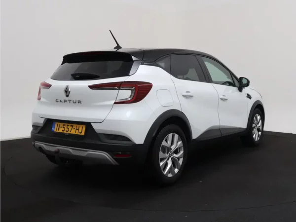 Photo 2 of 29 of VF1RJB00068086046 Renault Captur 1.0 TCe 100 Bi-Fuel Business Zen LED