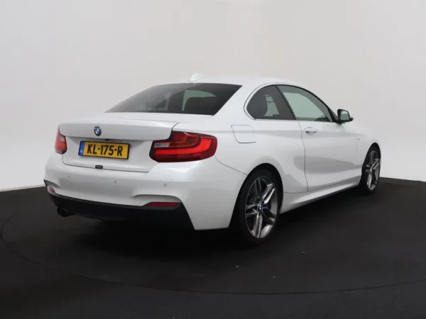 Photo 2 of 30 of WBA2F510X0V663191 BMW 2 Serie Coupé 230i Aut. Centennial High Executive Coupé M-Pack