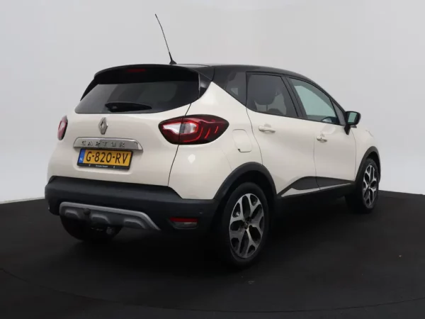 Photo 2 of 31 of VF1R8700763606314 Renault Captur 0.9 TCe Intens Navi