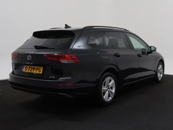 Photo 2 of 33 of WVWZZZCD2PW528663 Volkswagen GOLF Variant 1.0 eTSI Life Business