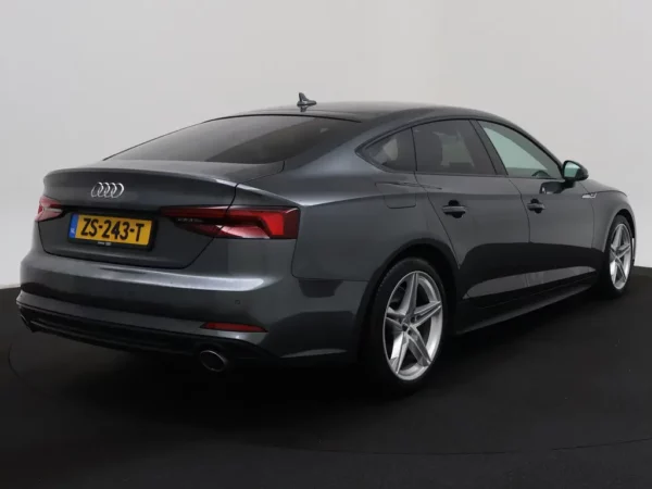 Photo 2 of 34 of WAUZZZF56KA068463 Audi A5 Sportback 35 TFSi Sport S-Tronic