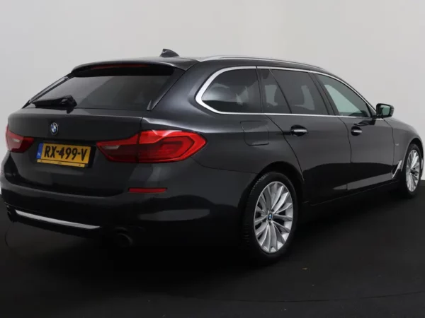 Photo 2 of 34 of WBAJL11080BC88242 BMW 5 Serie Touring 520i High Executive 5-drs Combi