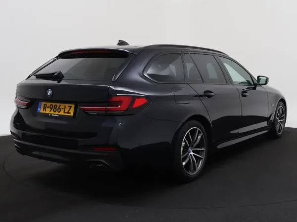 Photo 2 of 35 of WBA11CG000CL71888 BMW 5 Serie Touring 530e Business Edition Plus M-Pack