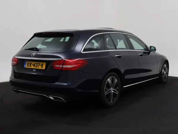 Photo 2 of 39 of WDD2052661F464977 Mercedes-Benz C-Klasse Estate 400 4MATIC Ambition