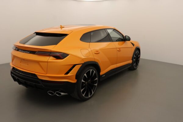 Photo 2 of 6 of O196424 LAMBORGHINI URUS V8 TWIN-TURBO