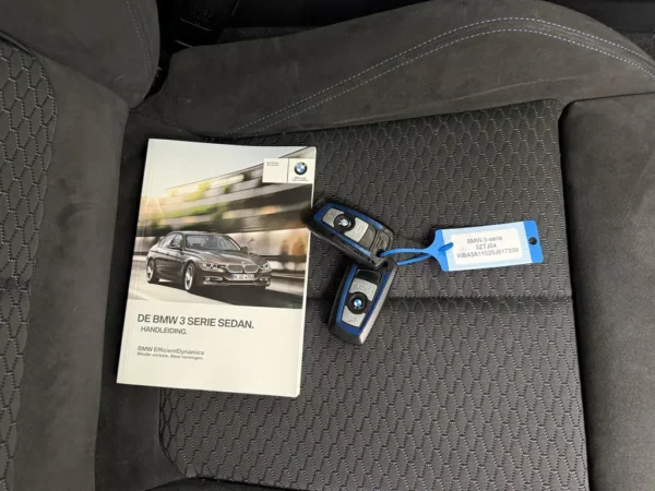 Photo 20 of 24 of WBA3A11020J617339 BMW 3-serie 316i Executive Xenon Cruise Ecc