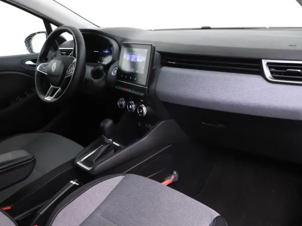 Photo 20 of 25 of VF1RJA00474065221 Renault Clio 1.6 E-Tech Full Hybrid 145