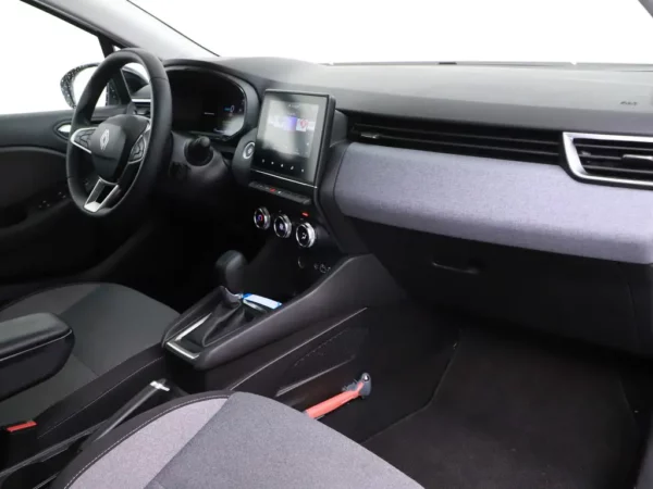 Photo 20 of 25 of VF1RJA00674065222 Renault Clio 1.6 E-Tech Full Hybrid 145