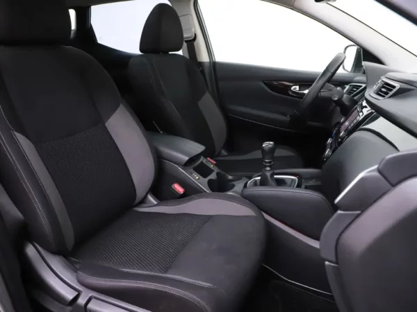 Photo 20 of 26 of SJNFFAJ11U2639705 Nissan QASHQAI 1.3 DIG-T Business Edition Pano