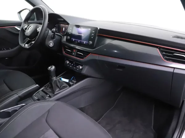 Photo 20 of 26 of TMBER7NW9P3231540 Skoda Scala 1.0 TSI Sport Business (5-drs