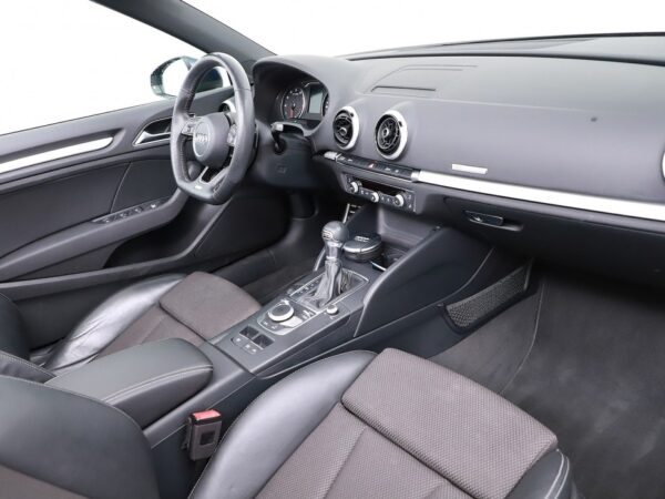 Photo 20 of 26 of WAUZZZ8V7J1006064 Audi A3 Cabriolet 1.5 Aut. TFSI CoD