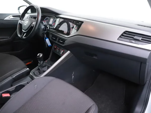 Photo 20 of 26 of WVWZZZAWZJY174205 Volkswagen Polo 1.0 TSI Comfortline Business 5-drs Hatchb.