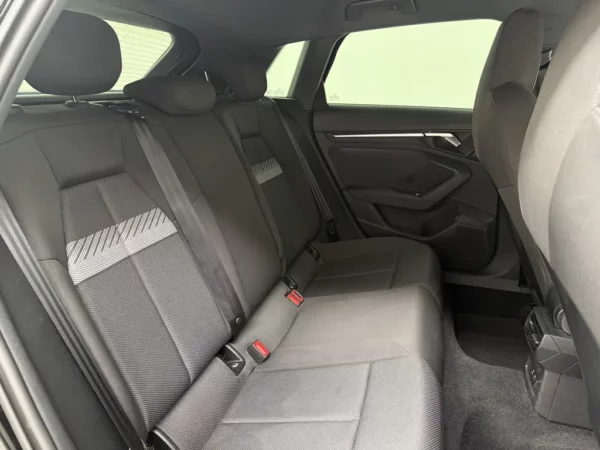 Photo 20 of 28 of WAUZZZGY2MA016341 Audi A3 Sportback 35 TFSI edition one 5-drs Hatchb.