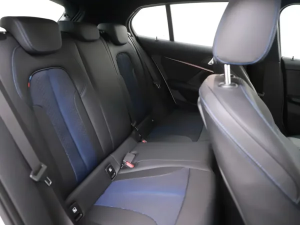 Photo 20 of 28 of WBA7K310207K99164 BMW 1-serie 118i Aut. Business Edition 5-drs Hatchb.