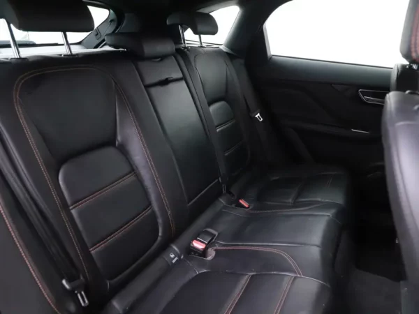 Photo 20 of 29 of SADCA2BN9HA071223 Jaguar F-Pace 2.0 Aut. Portfolio AWD 20d