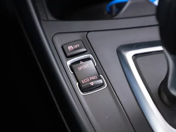 Photo 20 of 30 of WBA2F510X0V663191 BMW 2 Serie Coupé 230i Aut. Centennial High Executive Coupé M-Pack