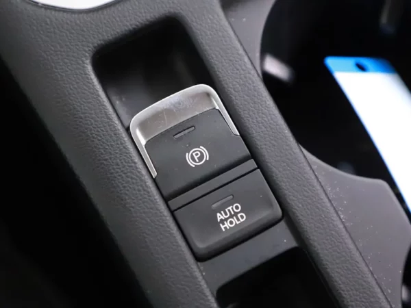 Photo 20 of 32 of WVWZZZ3CZJE179289 Volkswagen Passat 1.4 TSI ACT Comfortline 4-drs Sedan