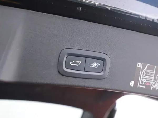 Photo 20 of 32 of YV1XZBBVFM2438154 Volvo XC40 1.5 T5 Recharge Business Pro