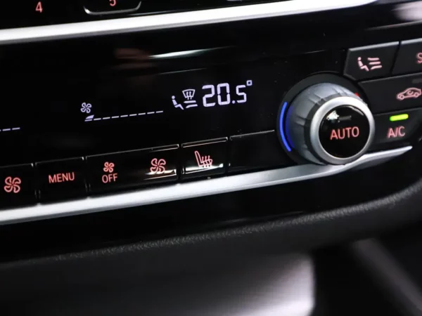 Photo 20 of 33 of WBAJR110X0WW57722 BMW 5 Serie 520i High Executive Edition (4-drs Sedan)