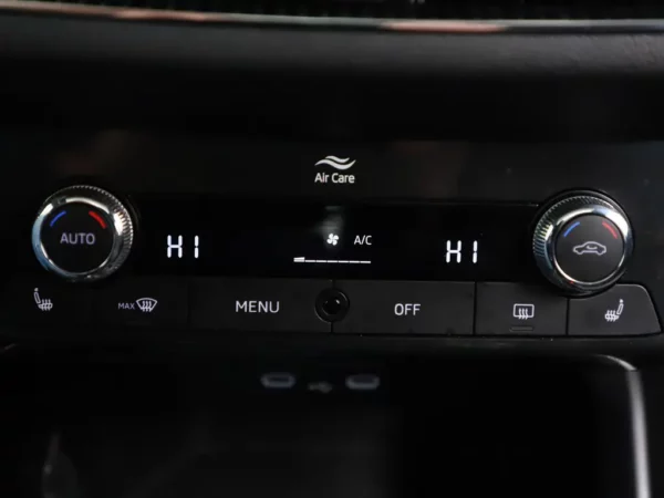 Photo 20 of 35 of TMBER9PJXN4006466 Skoda Fabia 1.0 Aut. TSI Business Edition 5-drs Hatchb.