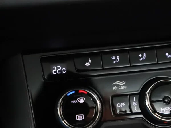 Photo 20 of 35 of TMBJR7NU3M2011227 Skoda Karoq 1.5 TSI ACT Sportline Business PANO