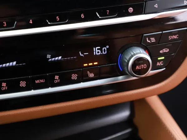 Photo 20 of 35 of WBA11CG000CL71888 BMW 5 Serie Touring 530e Business Edition Plus M-Pack