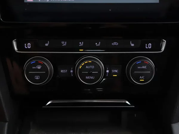 Photo 20 of 37 of WVWZZZ3HZJE515000 Volkswagen Arteon 1.5 TSI DSG R-Line