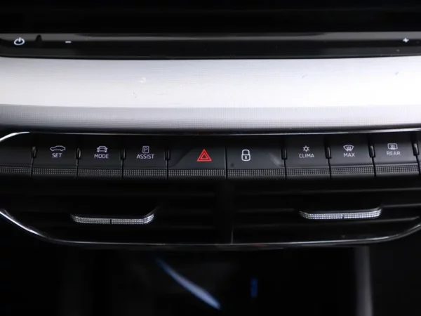 Photo 20 of 38 of TMBJP7NX4MY040099 Skoda Octavia Combi 1.0 TSI Business Edition Plus 5-drs Combi