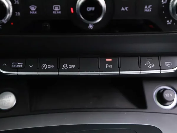 Photo 20 of 39 of WAUZZZFY7H2018880 Audi Q5 2.0 TFSI quattro Design Pro Line Plus LED