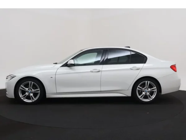 Photo 21 of 24 of WBA3A11020J617339 BMW 3-serie 316i Executive Xenon Cruise Ecc