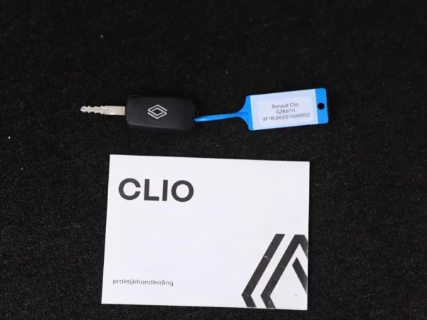 Photo 21 of 25 of VF1RJA00974068602 Renault Clio 1.6 E-Tech Full Hybrid 145