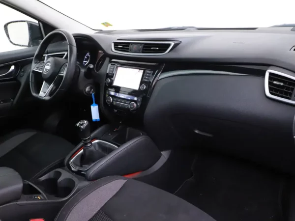 Photo 21 of 26 of SJNFFAJ11U2639705 Nissan QASHQAI 1.3 DIG-T Business Edition Pano