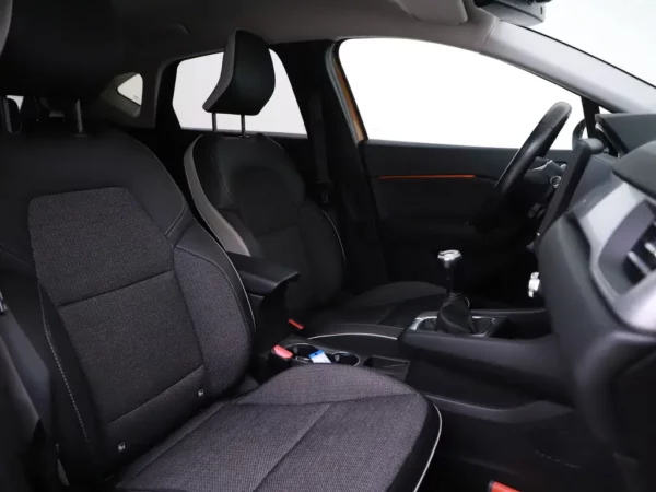 Photo 21 of 28 of VF1RJB00966036371 Renault Captur 1.0 TCe 100 Intens (5-drs