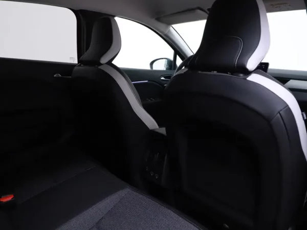 Photo 21 of 29 of VF1RJB00766260982 Renault Captur 1.6 E-Tech Plug-in Hybrid 160 Intens