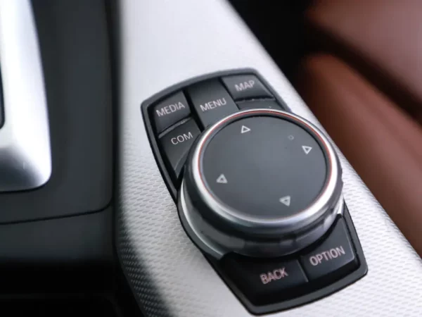 Photo 21 of 30 of WBA2F510X0V663191 BMW 2 Serie Coupé 230i Aut. Centennial High Executive Coupé M-Pack