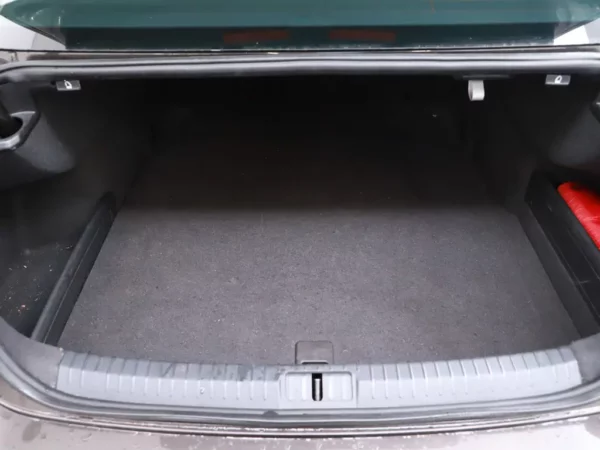 Photo 21 of 32 of WVWZZZ3CZJE179289 Volkswagen Passat 1.4 TSI ACT Comfortline 4-drs Sedan