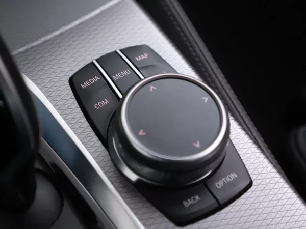 Photo 21 of 33 of WBAJR110X0WW57722 BMW 5 Serie 520i High Executive Edition (4-drs Sedan)