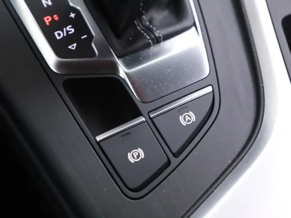 Photo 21 of 34 of WAUZZZF56KA068463 Audi A5 Sportback 35 TFSi Sport S-Tronic