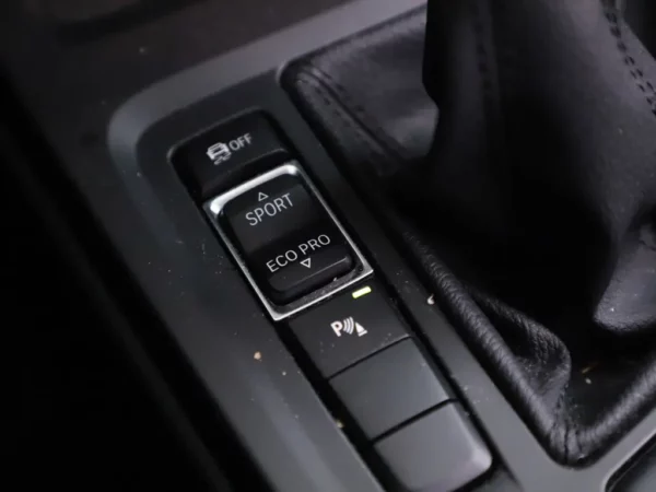 Photo 21 of 34 of WBAHS110605H03722 BMW X1 sDrive18i Aut. High Executive LED