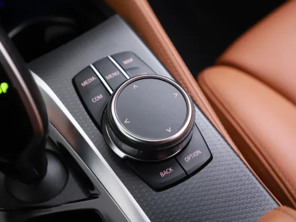 Photo 21 of 35 of WBA11CG000CL71888 BMW 5 Serie Touring 530e Business Edition Plus M-Pack