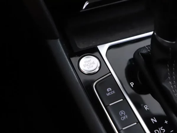 Photo 21 of 37 of WVWZZZ3HZJE515000 Volkswagen Arteon 1.5 TSI DSG R-Line