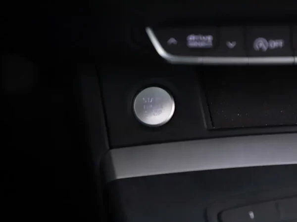 Photo 21 of 39 of WAUZZZFY7H2018880 Audi Q5 2.0 TFSI quattro Design Pro Line Plus LED