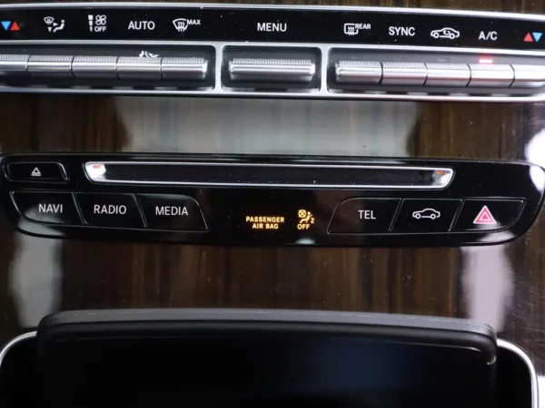 Photo 21 of 39 of WDD2052661F464977 Mercedes-Benz C-Klasse Estate 400 4MATIC Ambition