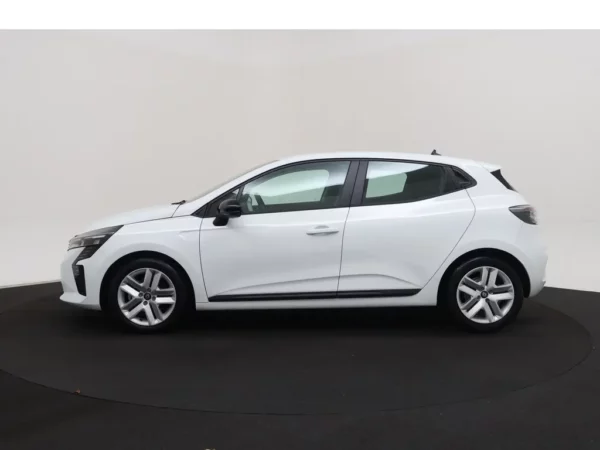 Photo 22 of 25 of VF1RJA00774065214 Renault Clio 1.6 E-Tech Full Hybrid 145