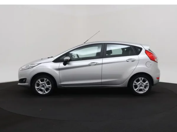 Photo 22 of 25 of WF0DXXGAKDGT64860 Ford Fiesta 1.0 Style Ultimate Cruise Alloy
