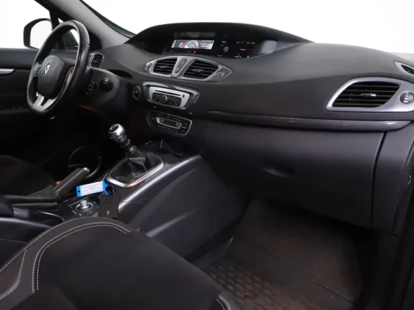 Photo 22 of 28 of VF1JZD6J651900354 Renault Scénic Xmod 1.2 TCe Bose Alcantare