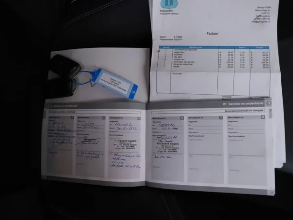 Photo 22 of 28 of YV1FW45HBF1260589 Volvo V60 1.6 T3 R-Design Cruise Ecc